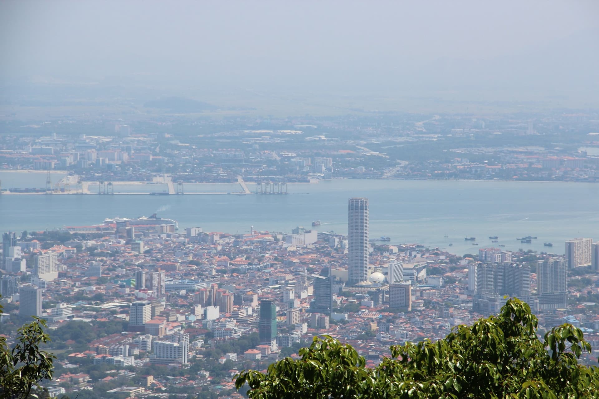 Penang Hill and Kek Lok Si Temple Tour - image 2